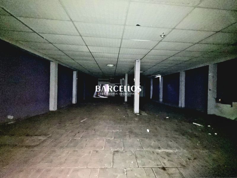 Sala com 3 banheiros e 400m² à venda no bairro Azenha, Porto Alegre