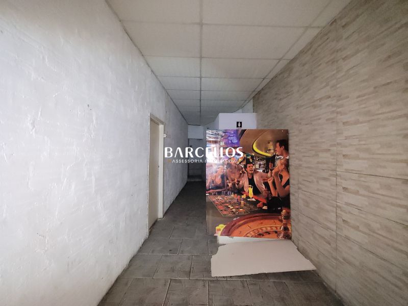Sala com 3 banheiros e 400m² à venda no bairro Azenha, Porto Alegre