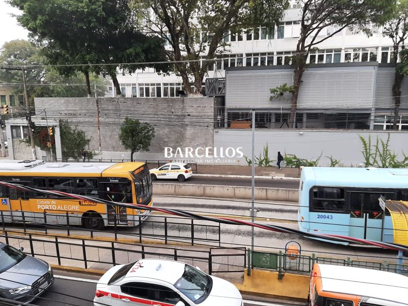 Apto com 3 quartos, 2 banheiros e 106m² à venda no bairro Rio Branco, Porto Alegre