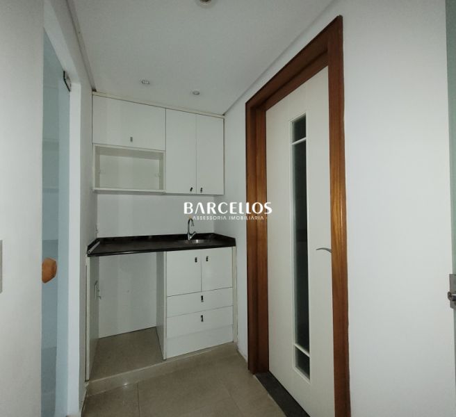 Sala com 1 quarto, 1 banheiro e 46m² à venda no bairro Independencia, Porto Alegre