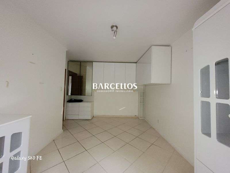 Apto com 3 quartos, 2 banheiros e 108m² à venda no bairro Menino Deus, Porto Alegre