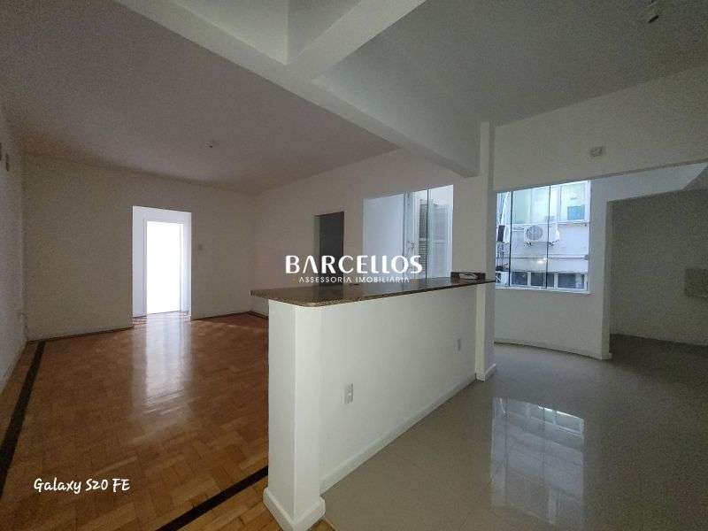 Apto com 2 quartos, 1 banheiro e 73m² à venda no bairro Centro, Porto Alegre