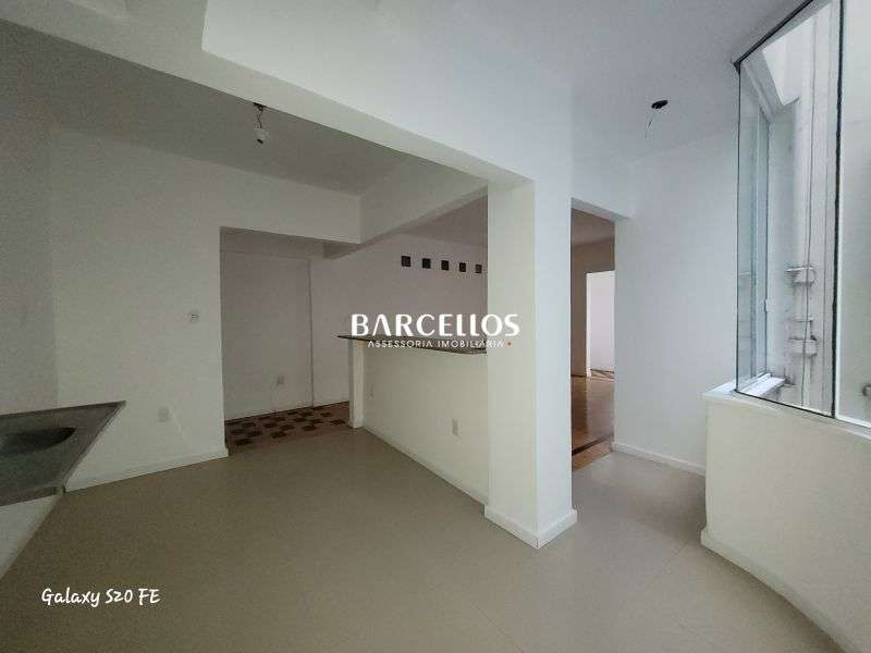 Apto com 2 quartos, 1 banheiro e 73m² à venda no bairro Centro, Porto Alegre
