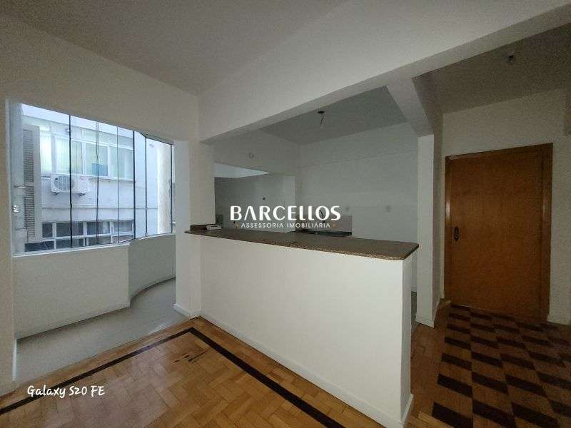 Apto com 2 quartos, 1 banheiro e 73m² à venda no bairro Centro, Porto Alegre