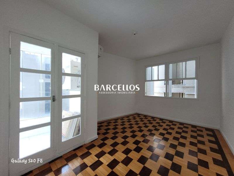 Apto com 2 quartos, 1 banheiro e 73m² à venda no bairro Centro, Porto Alegre