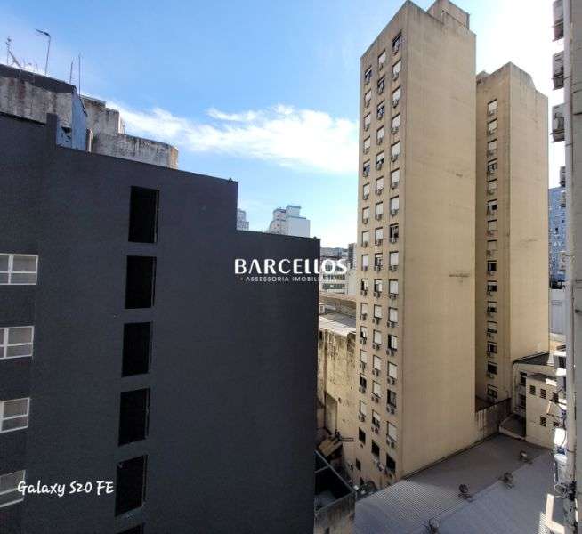 Apto com 2 quartos, 1 banheiro e 73m² à venda no bairro Centro, Porto Alegre