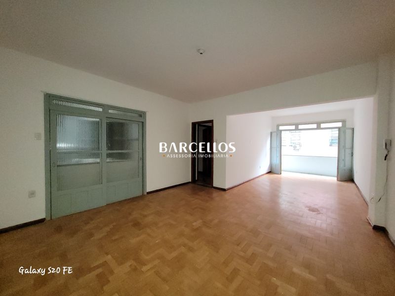 Apto com 2 quartos, 1 banheiro e 117m² à venda no bairro Centro, Porto Alegre
