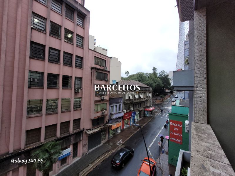 Apto com 2 quartos, 1 banheiro e 117m² à venda no bairro Centro, Porto Alegre