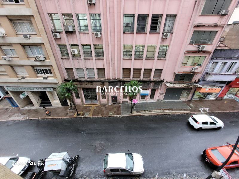 Apto com 2 quartos, 1 banheiro e 117m² à venda no bairro Centro, Porto Alegre