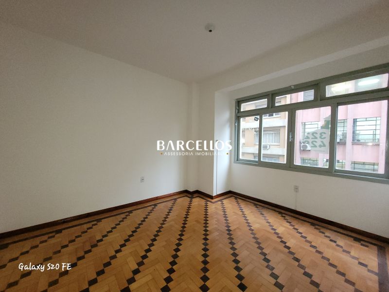 Apto com 2 quartos, 1 banheiro e 117m² à venda no bairro Centro, Porto Alegre