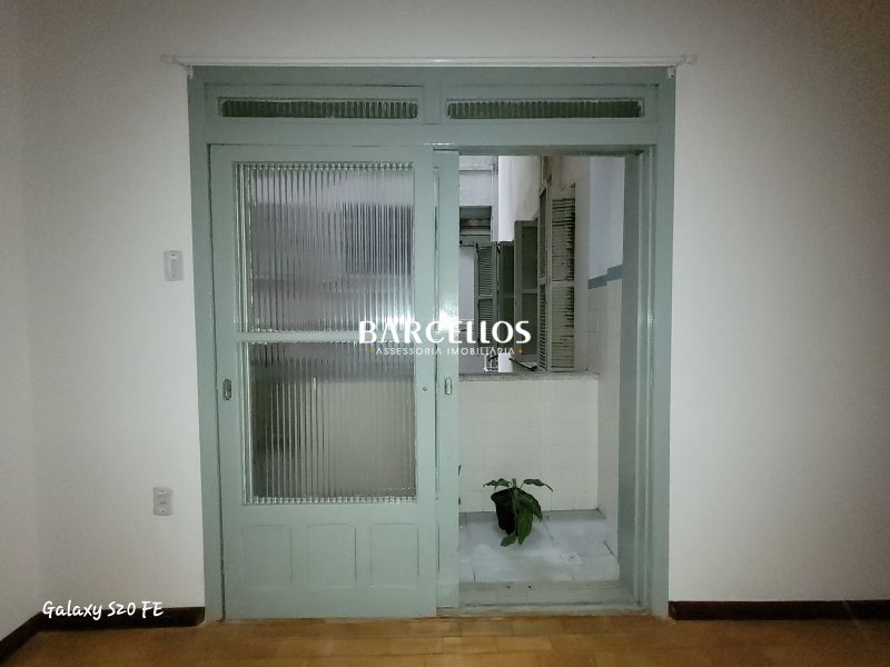 Apto com 2 quartos, 1 banheiro e 117m² à venda no bairro Centro, Porto Alegre