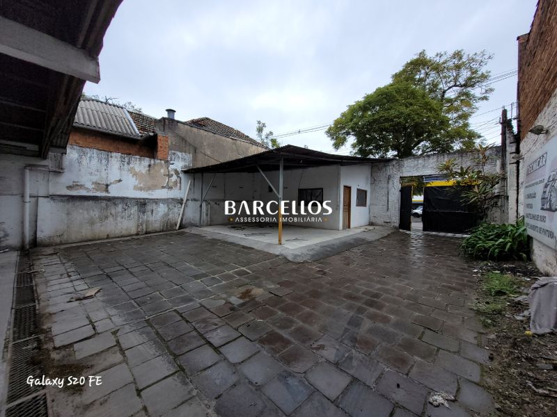 Terreno com 1 quarto, 1 banheiro e 363m² à venda no bairro Navegantes, Porto Alegre