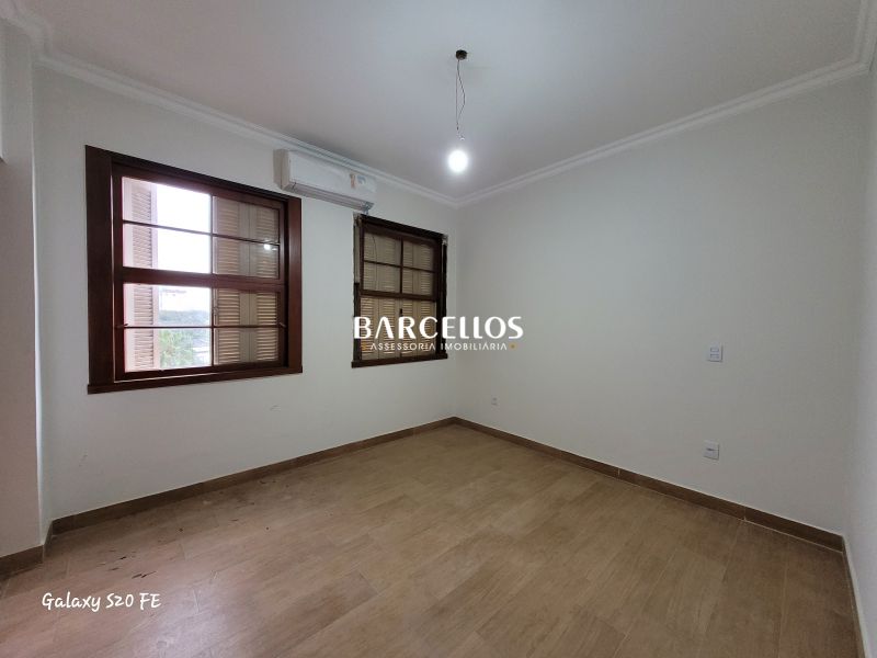Apto com 4 quartos, 3 banheiros e 137m² à venda no bairro Centro, Porto Alegre
