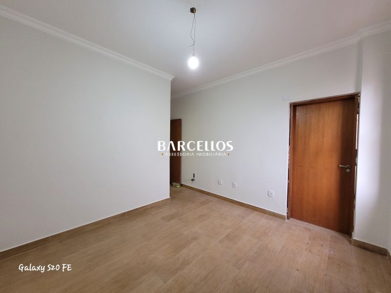 Apto com 4 quartos, 3 banheiros e 137m² à venda no bairro Centro, Porto Alegre