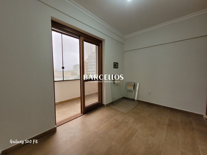 Apto com 4 quartos, 3 banheiros e 137m² à venda no bairro Centro, Porto Alegre