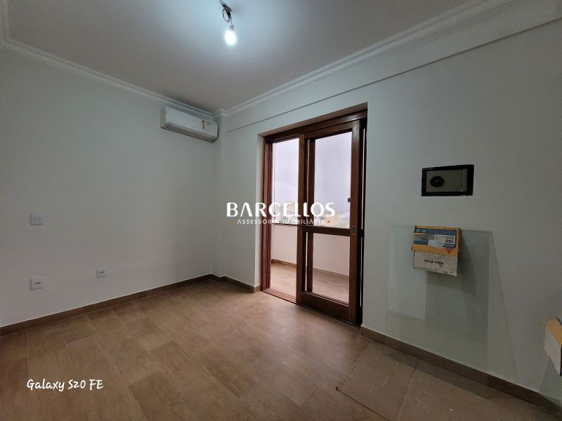 Apto com 4 quartos, 3 banheiros e 137m² à venda no bairro Centro, Porto Alegre