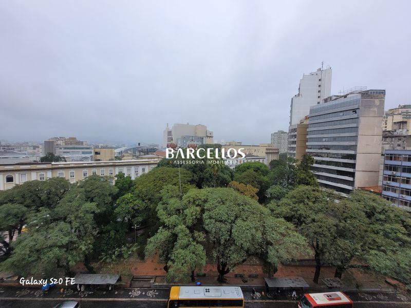 Apto com 4 quartos, 3 banheiros e 137m² à venda no bairro Centro, Porto Alegre