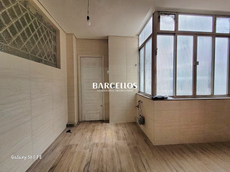 Apto com 4 quartos, 3 banheiros e 137m² à venda no bairro Centro, Porto Alegre