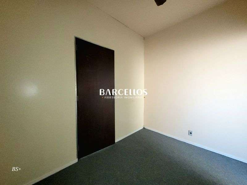 Sala com 1 quarto, 1 banheiro e 43m² à venda no bairro Centro, Porto Alegre
