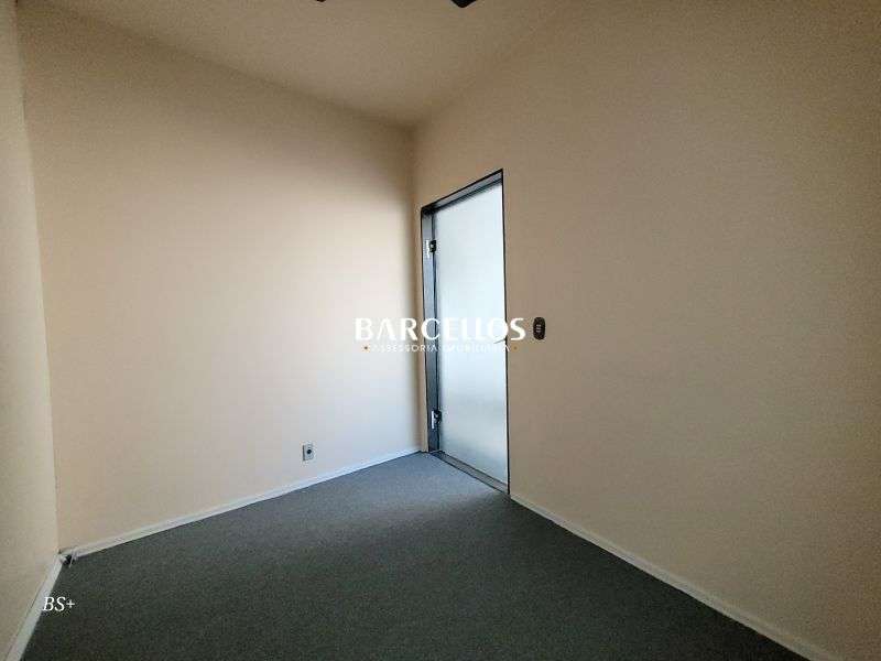 Sala com 1 quarto, 1 banheiro e 43m² à venda no bairro Centro, Porto Alegre