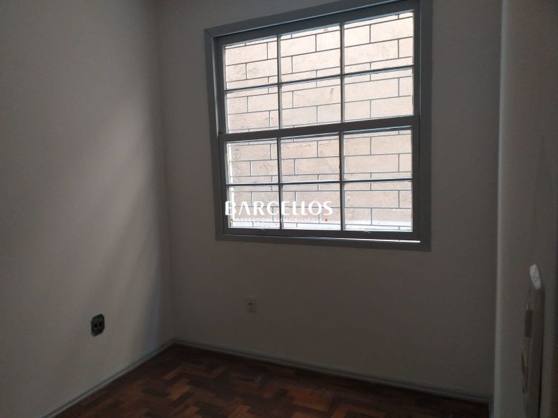 Apto com 1 quarto, 1 banheiro e 32m² à venda no bairro Centro, Porto Alegre