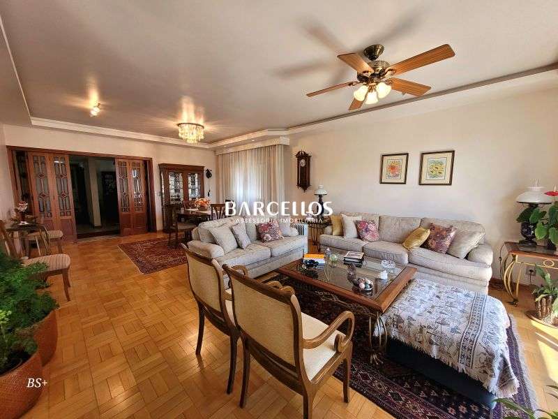 Apto com 3 quartos, 4 banheiros e 240m² à venda no bairro Independencia, Porto Alegre