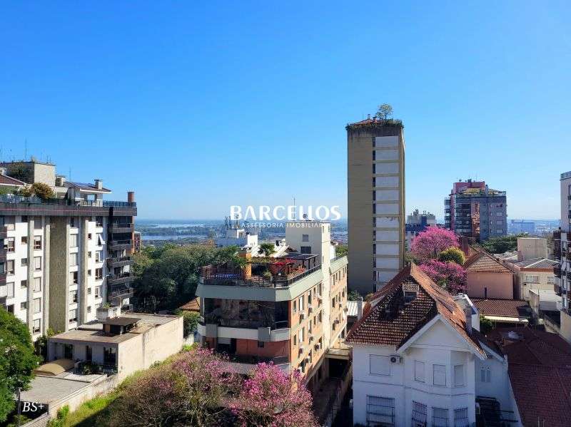 Apto com 3 quartos, 4 banheiros e 240m² à venda no bairro Independencia, Porto Alegre