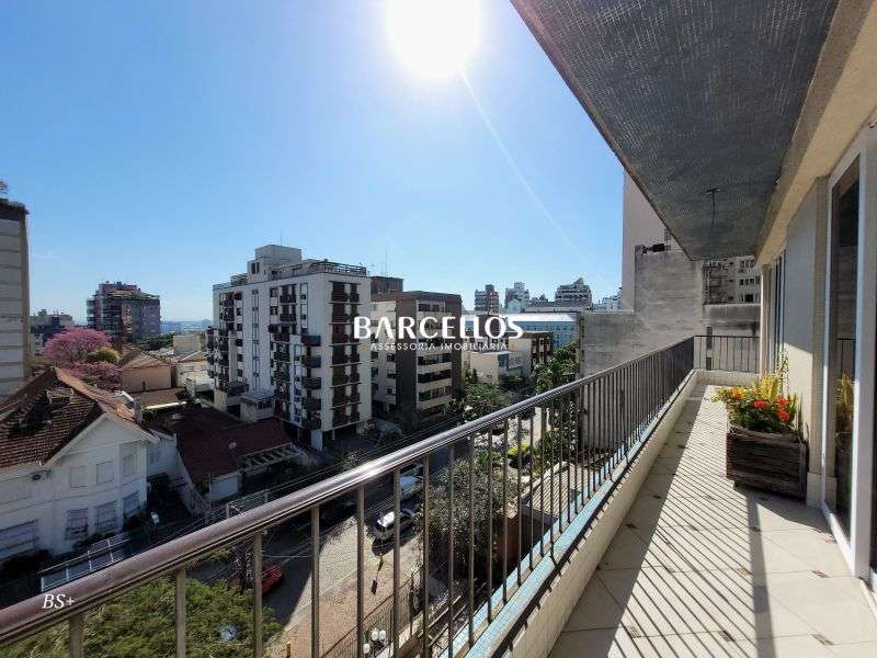 Apto com 3 quartos, 4 banheiros e 240m² à venda no bairro Independencia, Porto Alegre