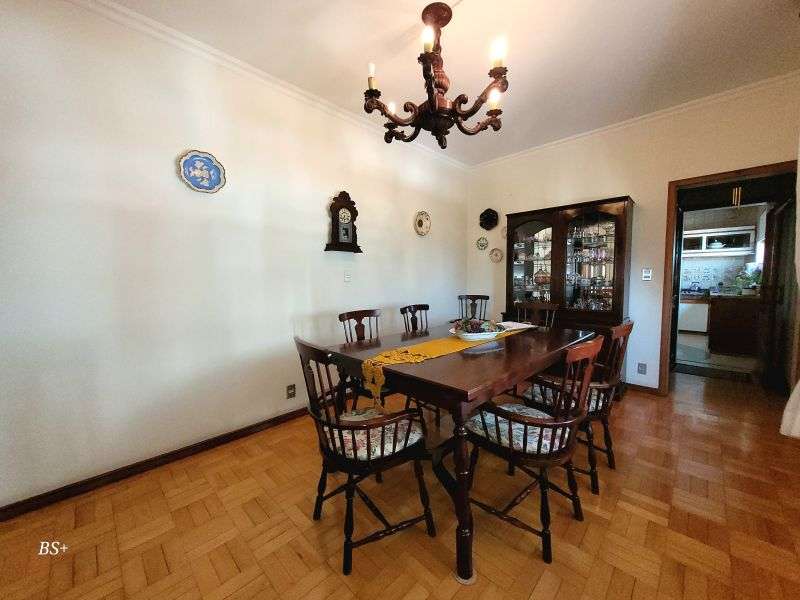 Apto com 3 quartos, 4 banheiros e 240m² à venda no bairro Independencia, Porto Alegre