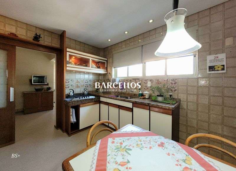 Apto com 3 quartos, 4 banheiros e 240m² à venda no bairro Independencia, Porto Alegre