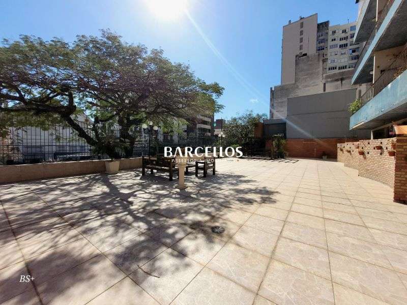 Apto com 3 quartos, 4 banheiros e 240m² à venda no bairro Independencia, Porto Alegre