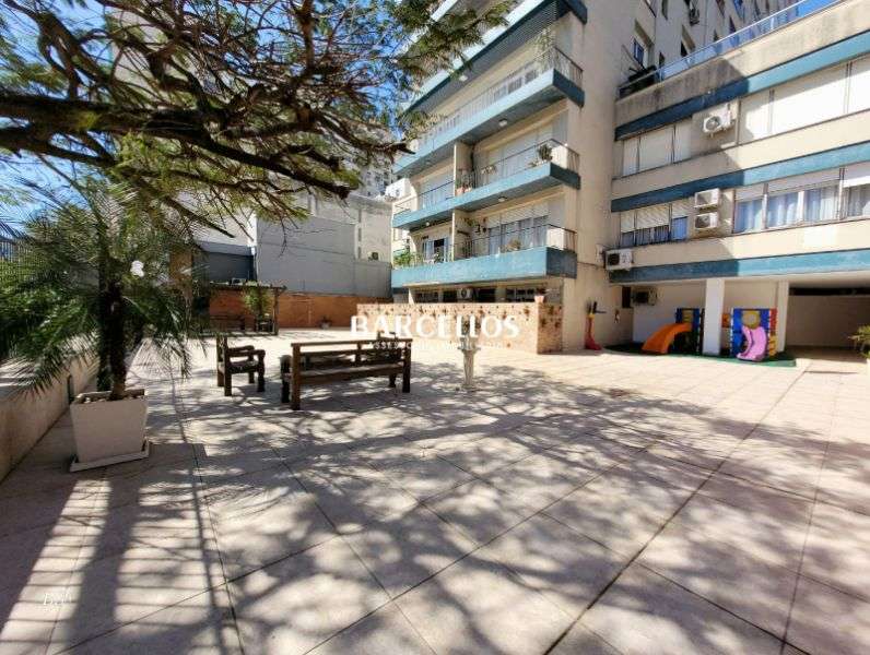 Apto com 3 quartos, 4 banheiros e 240m² à venda no bairro Independencia, Porto Alegre