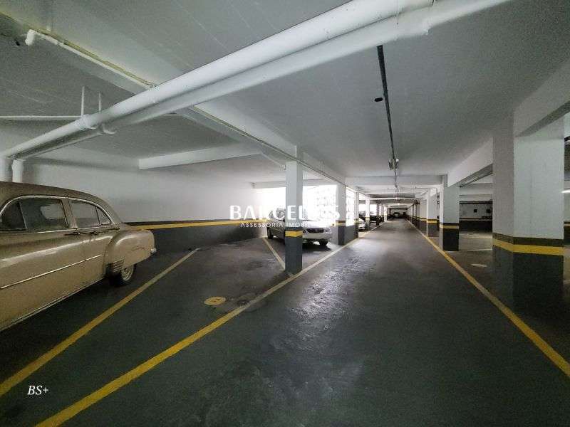 Apto com 3 quartos, 4 banheiros e 240m² à venda no bairro Independencia, Porto Alegre