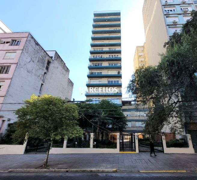 Apto com 3 quartos, 4 banheiros e 240m² à venda no bairro Independencia, Porto Alegre