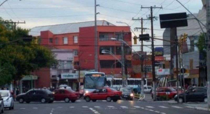Apto com 3 quartos, 2 banheiros e 110m² à venda no bairro Azenha, Porto Alegre