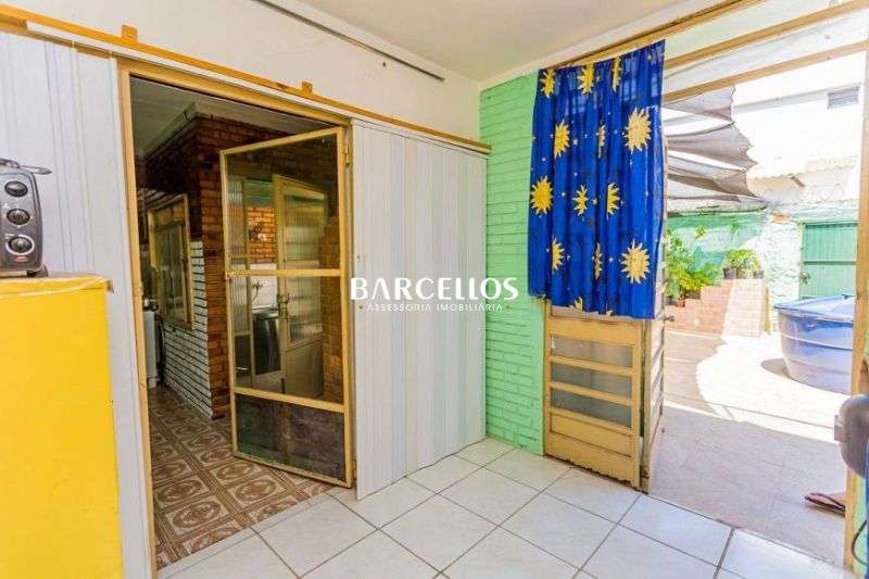 Casa com 4 quartos, 4 banheiros e 330m² à venda no bairro Passo D Areia, Porto Alegre