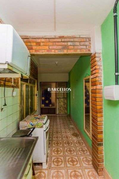 Casa com 4 quartos, 4 banheiros e 330m² à venda no bairro Passo D Areia, Porto Alegre