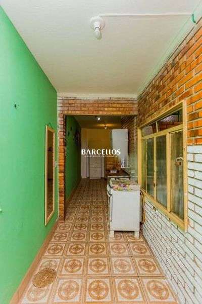 Casa com 4 quartos, 4 banheiros e 330m² à venda no bairro Passo D Areia, Porto Alegre
