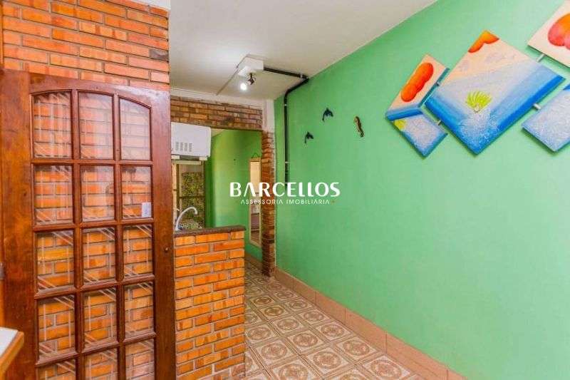 Casa com 4 quartos, 4 banheiros e 330m² à venda no bairro Passo D Areia, Porto Alegre