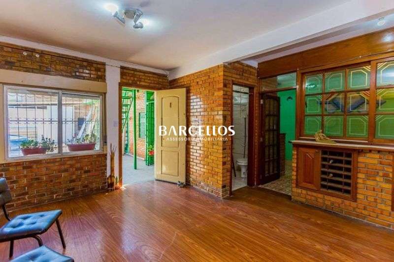 Casa com 4 quartos, 4 banheiros e 330m² à venda no bairro Passo D Areia, Porto Alegre