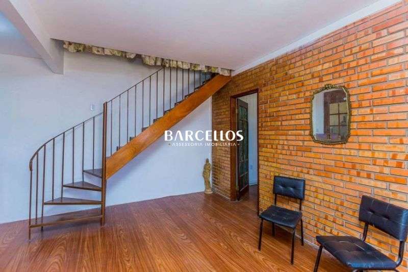 Casa com 4 quartos, 4 banheiros e 330m² à venda no bairro Passo D Areia, Porto Alegre