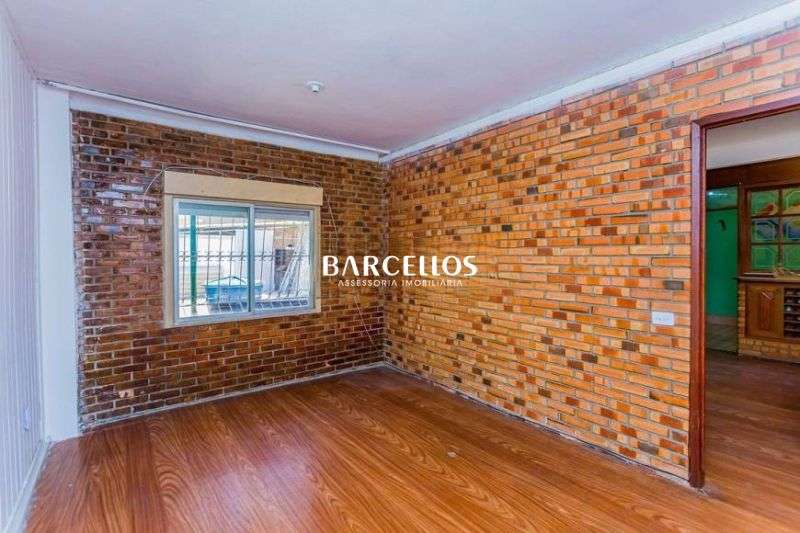 Casa com 4 quartos, 4 banheiros e 330m² à venda no bairro Passo D Areia, Porto Alegre