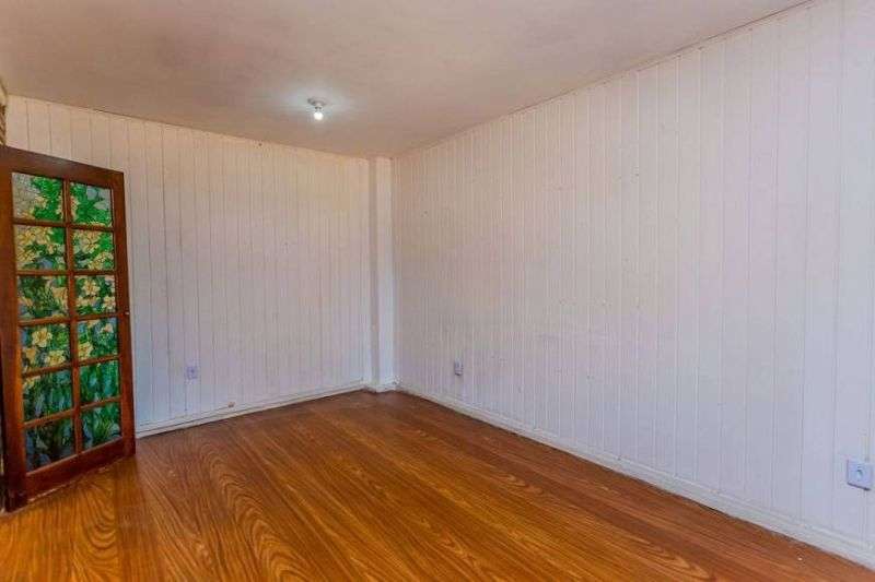 Casa com 4 quartos, 4 banheiros e 330m² à venda no bairro Passo D Areia, Porto Alegre
