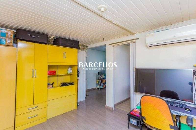 Casa com 4 quartos, 4 banheiros e 330m² à venda no bairro Passo D Areia, Porto Alegre