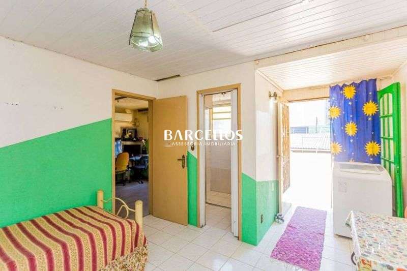 Casa com 4 quartos, 4 banheiros e 330m² à venda no bairro Passo D Areia, Porto Alegre