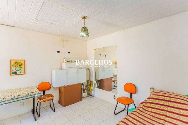 Casa com 4 quartos, 4 banheiros e 330m² à venda no bairro Passo D Areia, Porto Alegre
