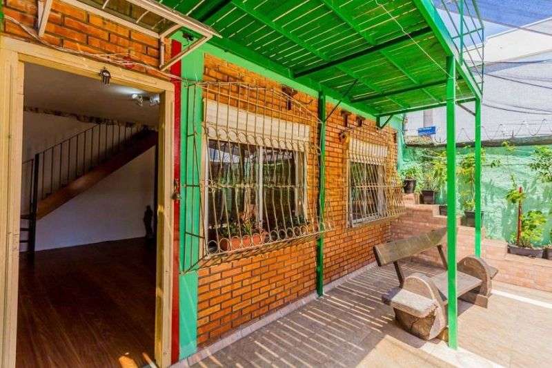 Casa com 4 quartos, 4 banheiros e 330m² à venda no bairro Passo D Areia, Porto Alegre