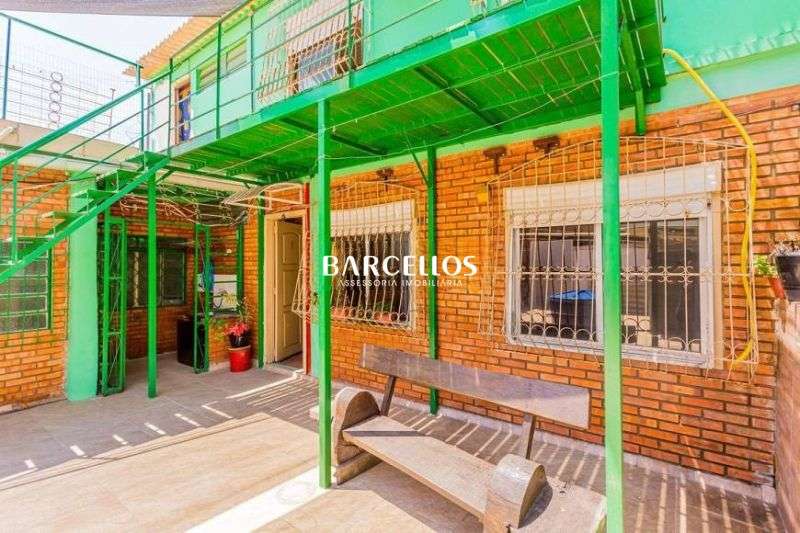 Casa com 4 quartos, 4 banheiros e 330m² à venda no bairro Passo D Areia, Porto Alegre