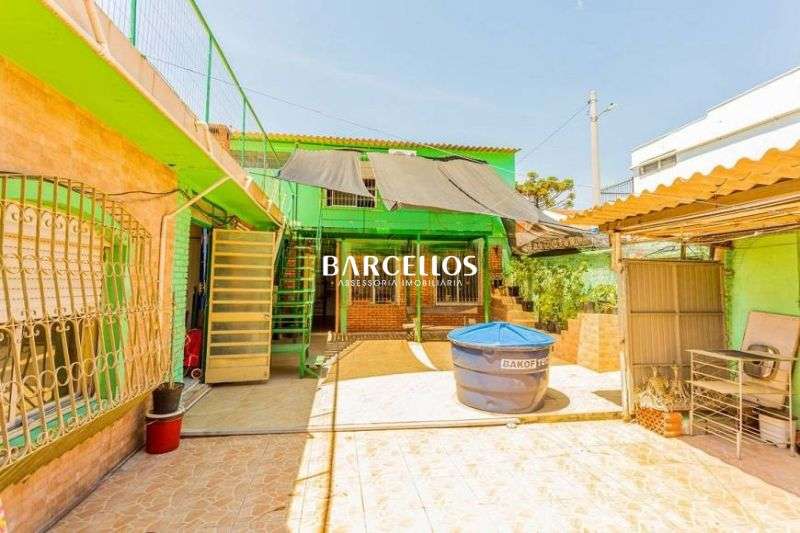 Casa com 4 quartos, 4 banheiros e 330m² à venda no bairro Passo D Areia, Porto Alegre