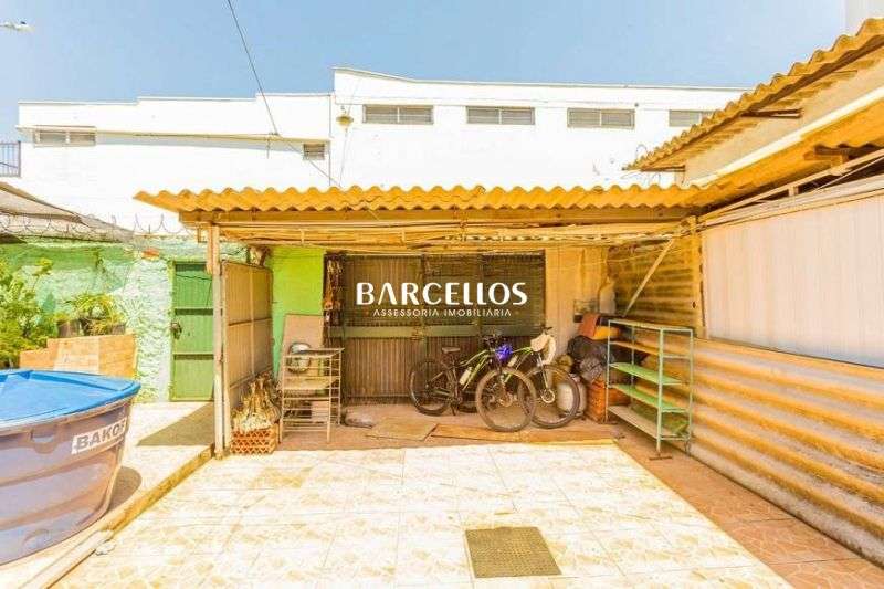 Casa com 4 quartos, 4 banheiros e 330m² à venda no bairro Passo D Areia, Porto Alegre